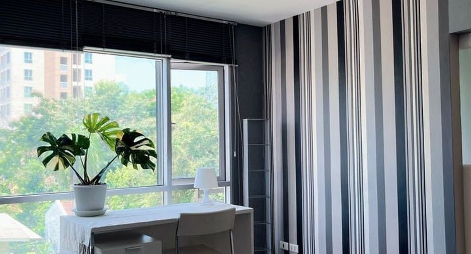 For sale 1 bed condo in Khlong Toei, Bangkok