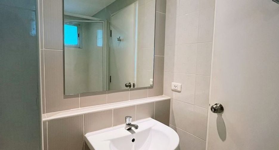 For sale 1 bed condo in Khlong Toei, Bangkok