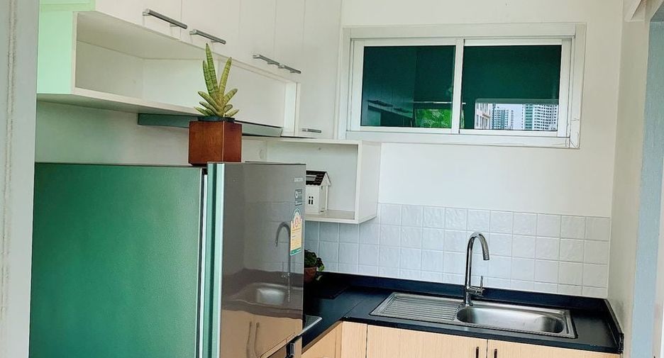 For sale 1 bed condo in Khlong Toei, Bangkok