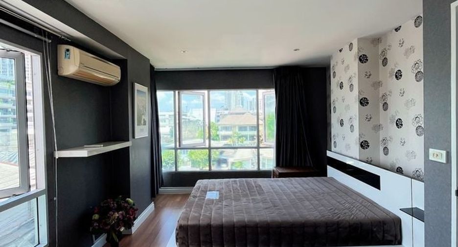 For sale 1 bed condo in Khlong Toei, Bangkok