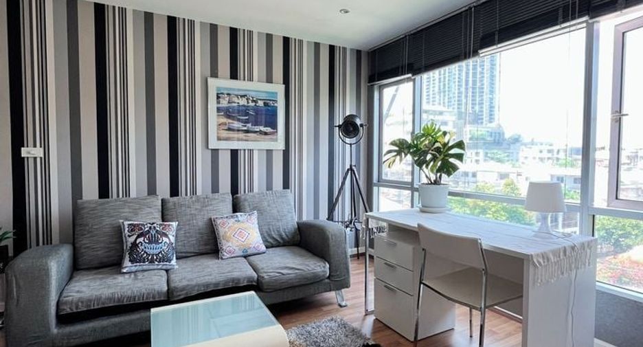 For sale 1 bed condo in Khlong Toei, Bangkok