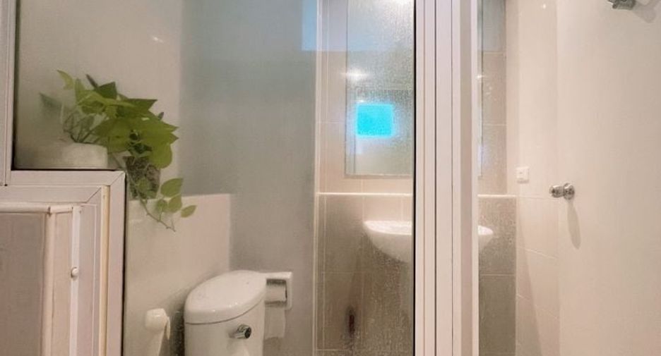 For sale 1 bed condo in Khlong Toei, Bangkok