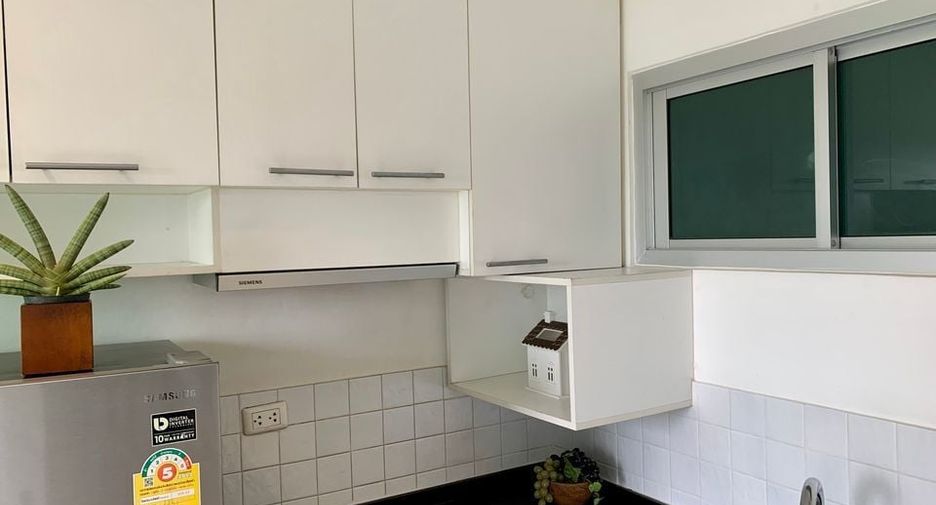 For sale 1 bed condo in Khlong Toei, Bangkok
