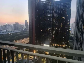 For rent 2 Beds condo in Huai Khwang, Bangkok