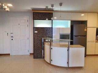For rent 3 bed condo in Yan Nawa, Bangkok
