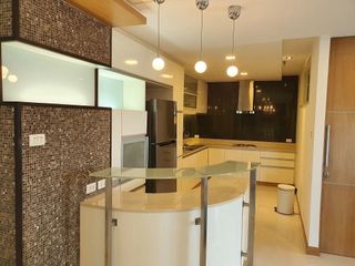 For rent 3 bed condo in Yan Nawa, Bangkok