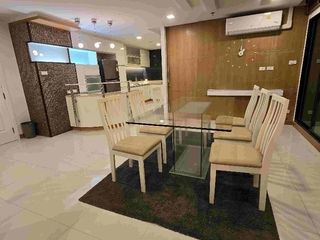 For rent 3 bed condo in Yan Nawa, Bangkok