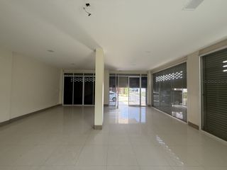 For rent 4 bed retail Space in Mueang Chiang Mai, Chiang Mai