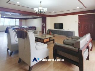 For rent 3 bed condo in Watthana, Bangkok