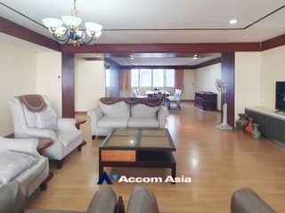 For rent 3 bed condo in Watthana, Bangkok