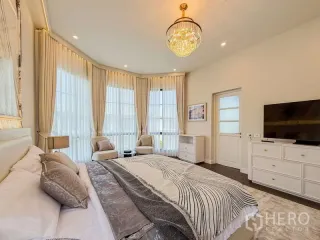 For rent and for sale 4 bedrooms house in Bang Kapi, Bangkok