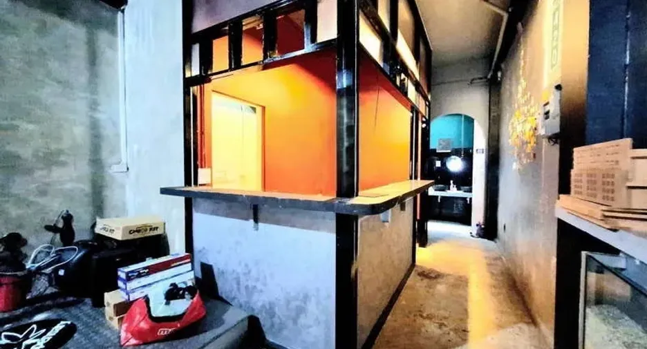 For rent 5 bedrooms retail Space in Bang Rak, Bangkok