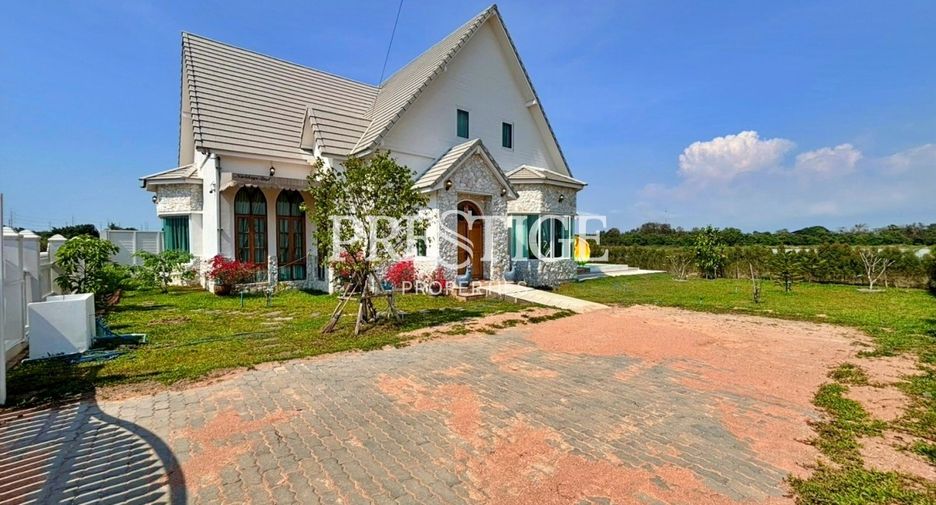 Haus zum Kauf mit 6 Zimmer in Bang Lamung, Chonburi
