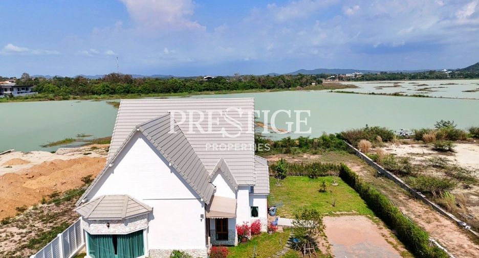 Haus zum Kauf mit 6 Zimmer in Bang Lamung, Chonburi