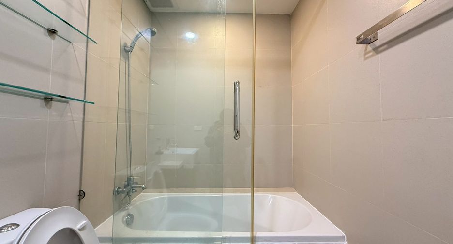 Wohnung zur Miete mit 2 Zimmer in Khlong Toei, Bangkok