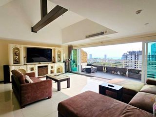 For sale 2 bed condo in Pratumnak, Pattaya