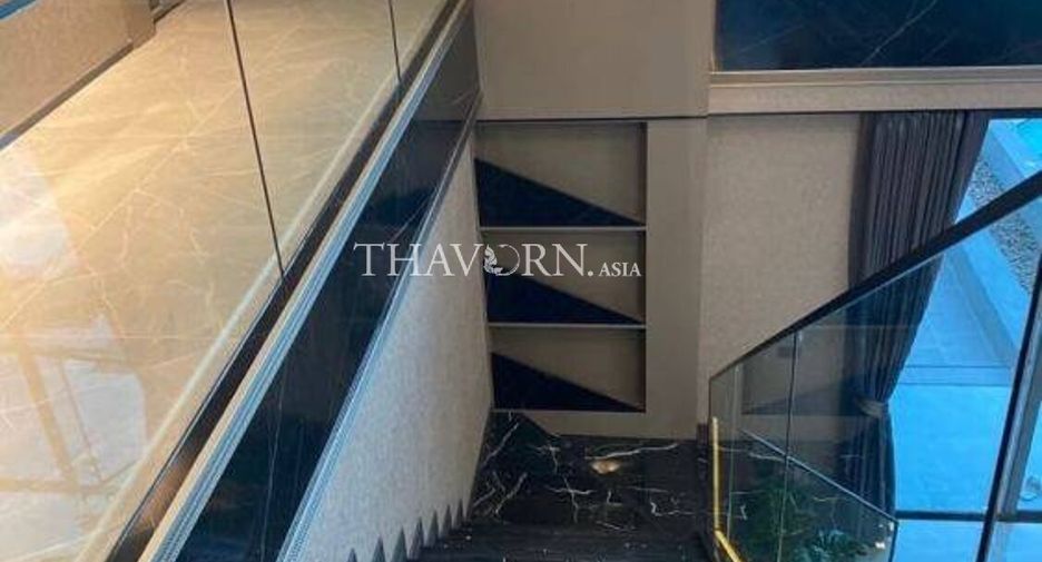 Casa en venta de 5 habitaciones en Bang Lamung, Chonburi