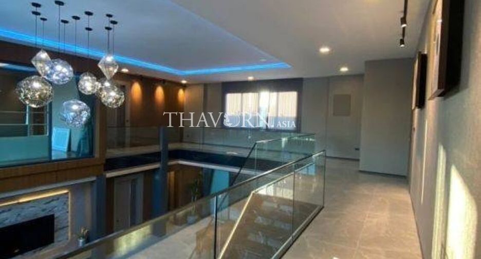Casa en venta de 5 habitaciones en Bang Lamung, Chonburi