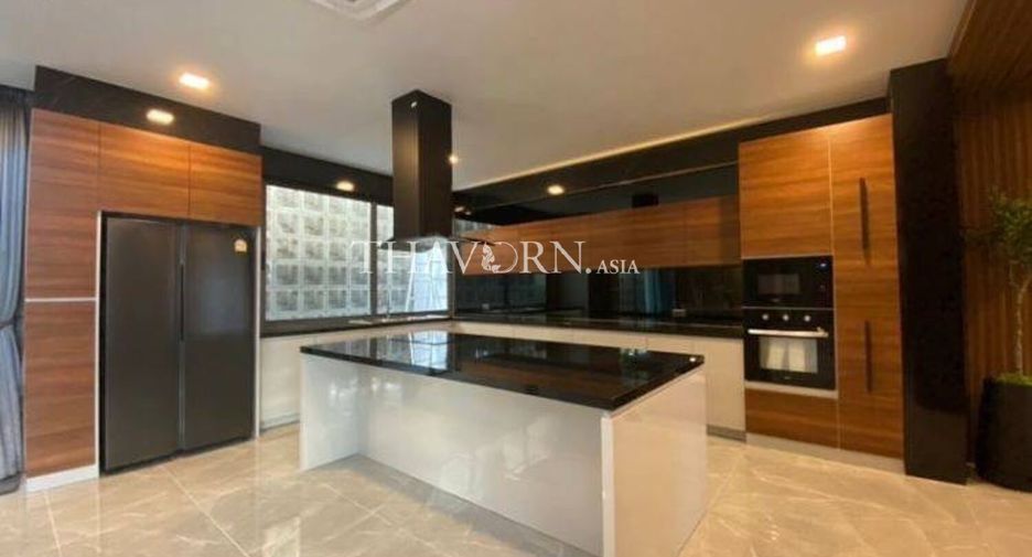 Casa en venta de 5 habitaciones en Bang Lamung, Chonburi