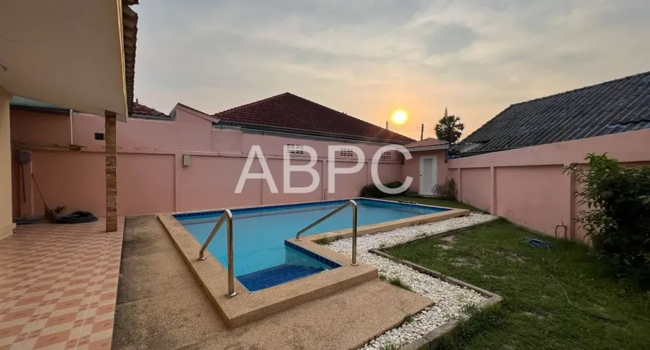 For rent and for sale 3 bedrooms house in Bang Lamung, Chonburi
