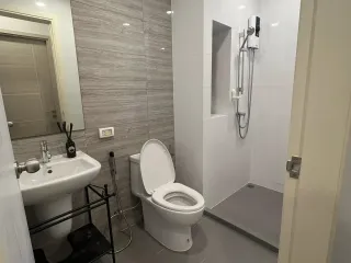For rent 1 bed condo in Mueang Samut Prakan, Samut Prakan