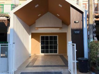 For sale 2 bed townhouse in Lam Luk Ka, Pathum Thani