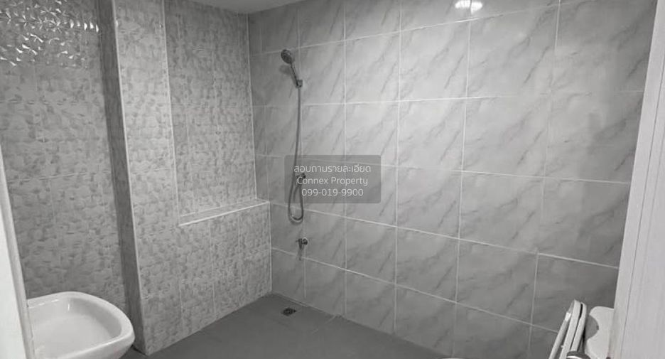 For sale 2 bedrooms townhouse in Don Mueang, Bangkok
