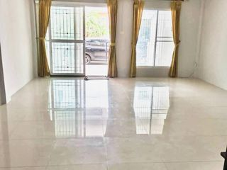 For sale 3 bed townhouse in Mueang Samut Sakhon, Samut Sakhon