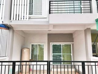 For sale 3 bed townhouse in Mueang Samut Sakhon, Samut Sakhon