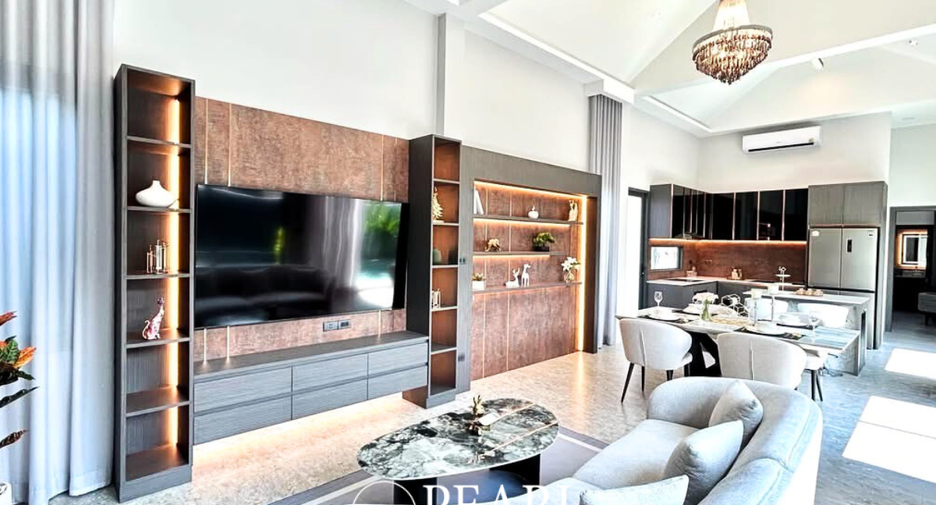 For sale 4 bed villa in Bang Lamung, Chonburi