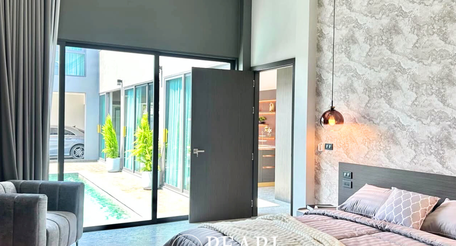 For sale 4 bed villa in Bang Lamung, Chonburi
