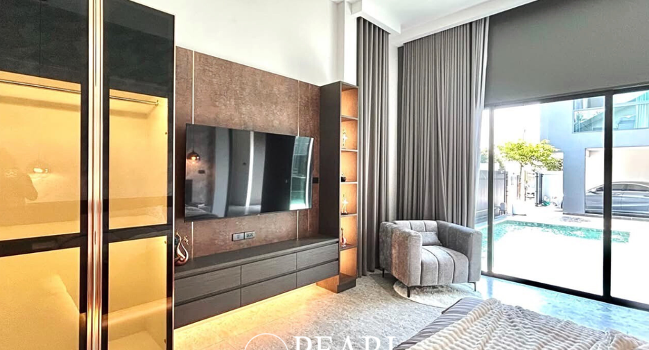 For sale 4 bed villa in Bang Lamung, Chonburi