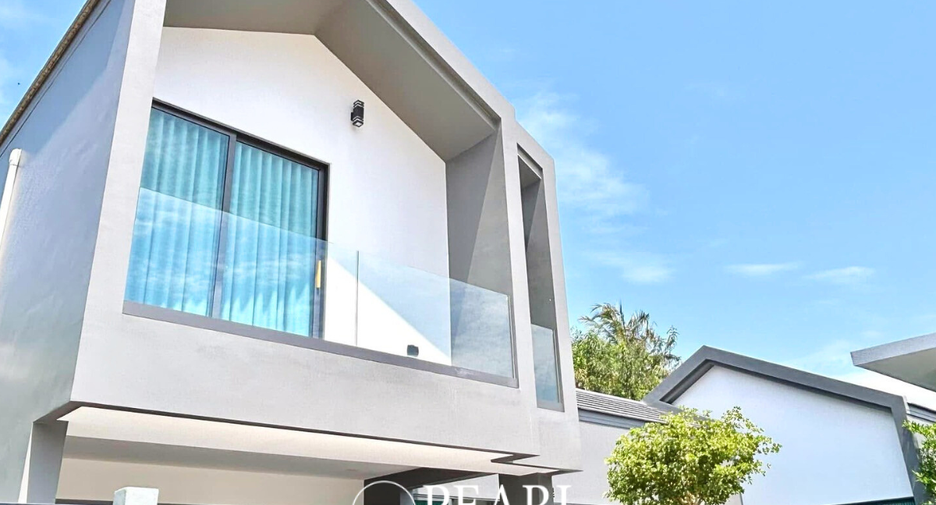 For sale 4 bed villa in Bang Lamung, Chonburi