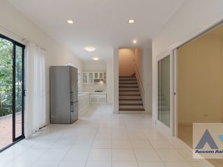 For rent 3 Beds townhouse in Watthana, Bangkok