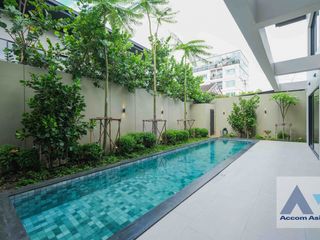For rent 5 Beds house in Watthana, Bangkok