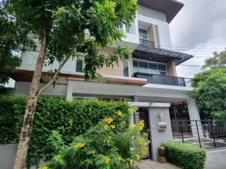 For rent 3 Beds townhouse in Prawet, Bangkok