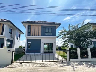 For rent 3 bed house in Lam Luk Ka, Pathum Thani