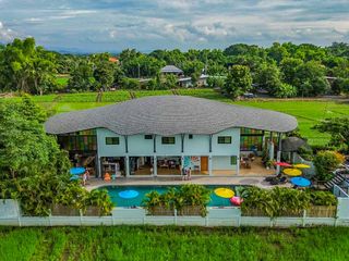 Hotel en venta de 8 habitaciones en Doi Saket, Chiang Mai