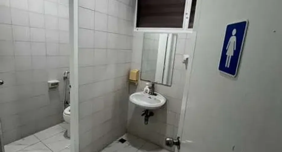 Gewerbefläche zur Miete und zum Kauf in Watthana, Bangkok