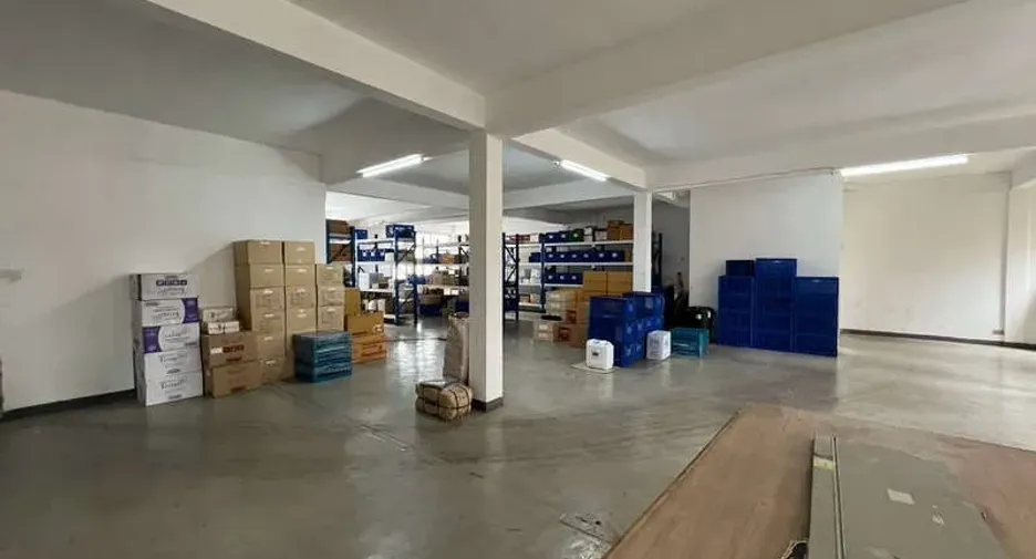 Gewerbefläche zur Miete und zum Kauf in Watthana, Bangkok