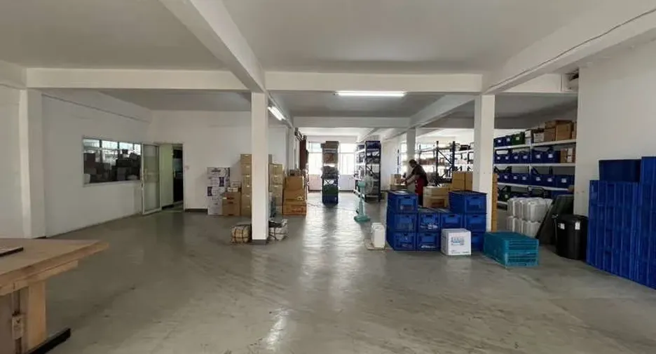 Gewerbefläche zur Miete und zum Kauf in Watthana, Bangkok