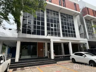 出租 和 出售 商业空间 在 Watthana, 曼谷