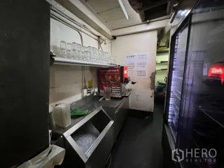 出租 和 出售 商业空间 在 Watthana, 曼谷