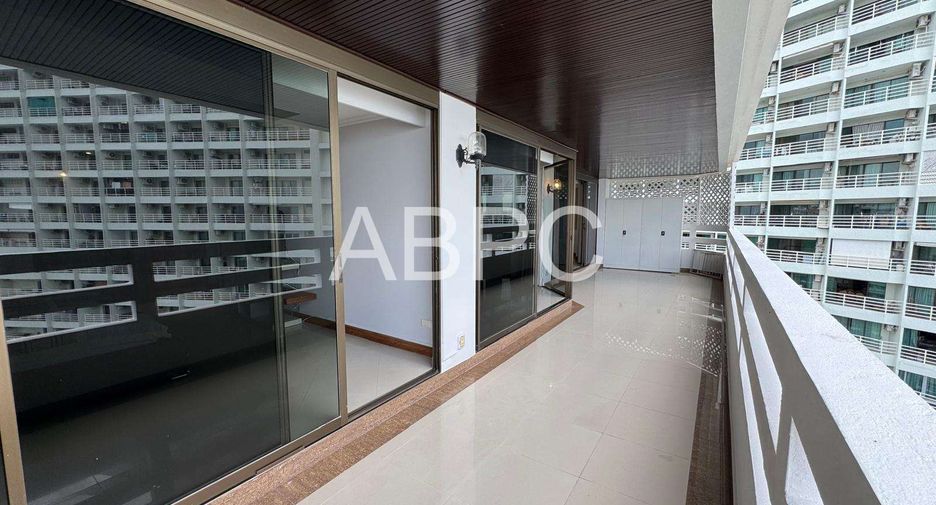 For sale 2 ベッドルーム condo in Bang Lamung, Chonburi