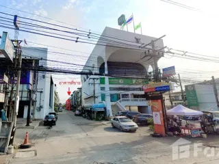 For sale 4 bed retail Space in Sam Phran, Nakhon Pathom