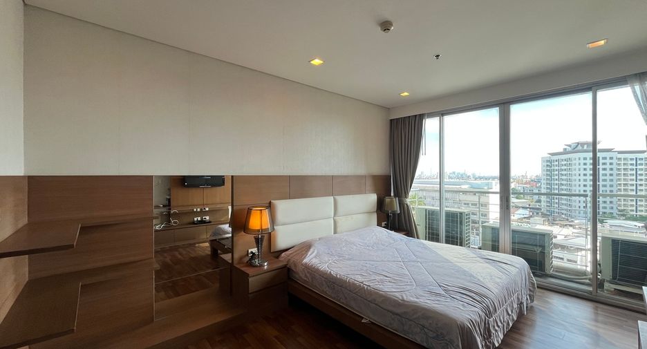 For sale 2 bedrooms condo in Khlong Toei, Bangkok