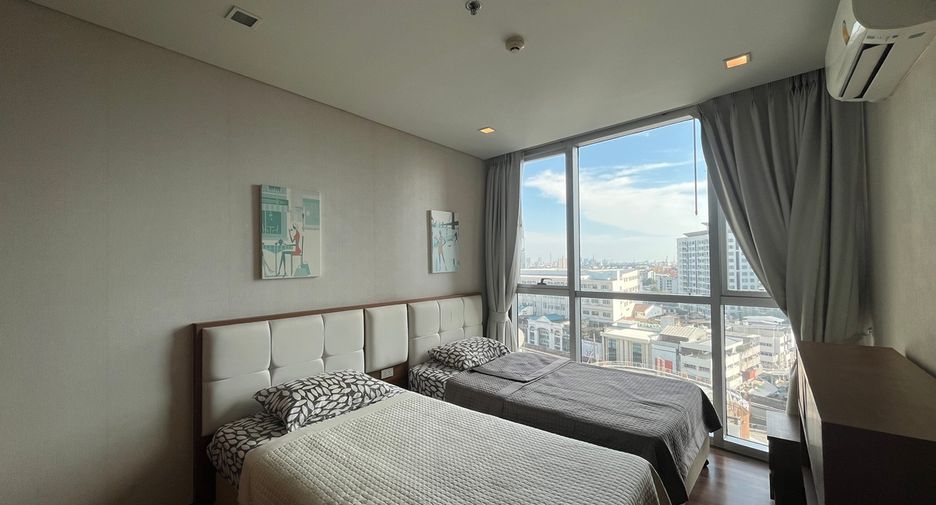 For sale 2 bedrooms condo in Khlong Toei, Bangkok