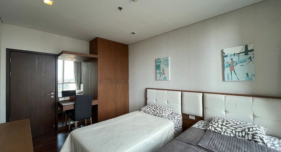 For sale 2 bedrooms condo in Khlong Toei, Bangkok