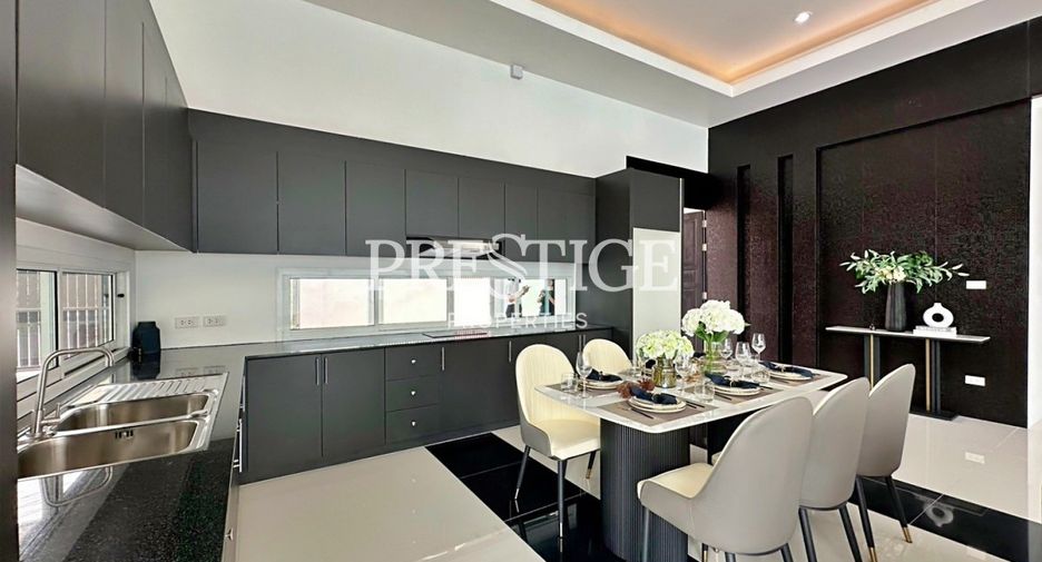 Casa en venta de 4 habitaciones en Bang Lamung, Chonburi