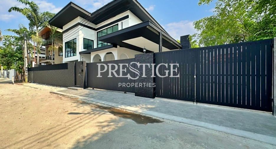 Casa en venta de 4 habitaciones en Bang Lamung, Chonburi